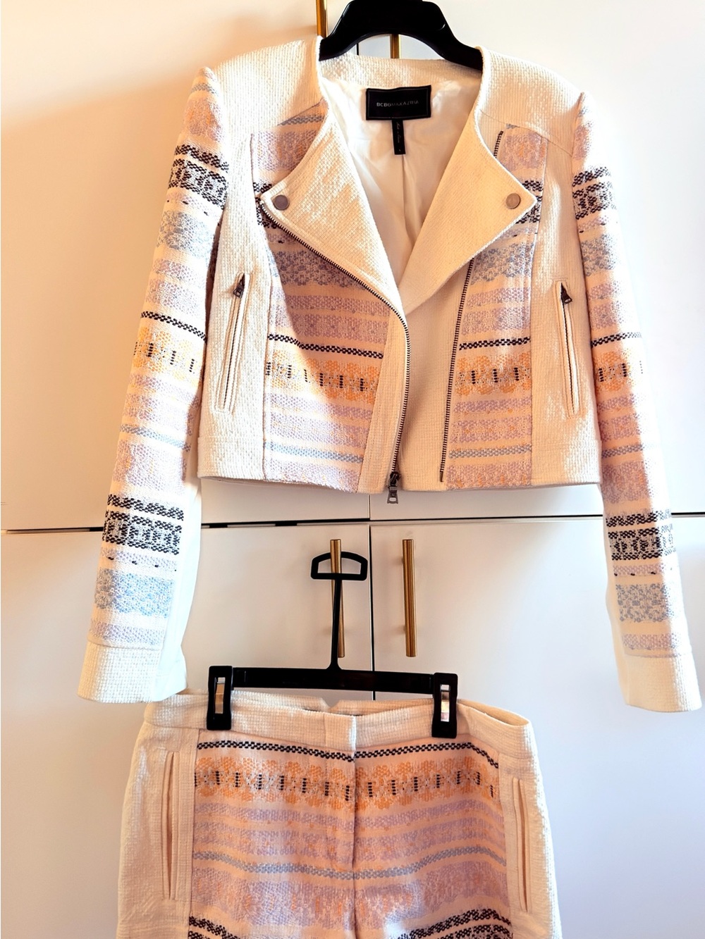 EUC BCBGMaxAzria “Cody” Cream Embroidered Textured Moto Blazer & Shorts 2PC Set